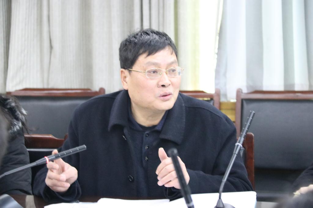计财处副处长邓先骐说明“1331工程”财务管理相关规定